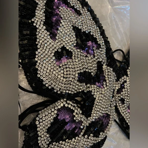 AREA EMBROIDERED CRYSTAL PAILLETTE BUTTERFLY TOP size Medium - Picture 6 of 12